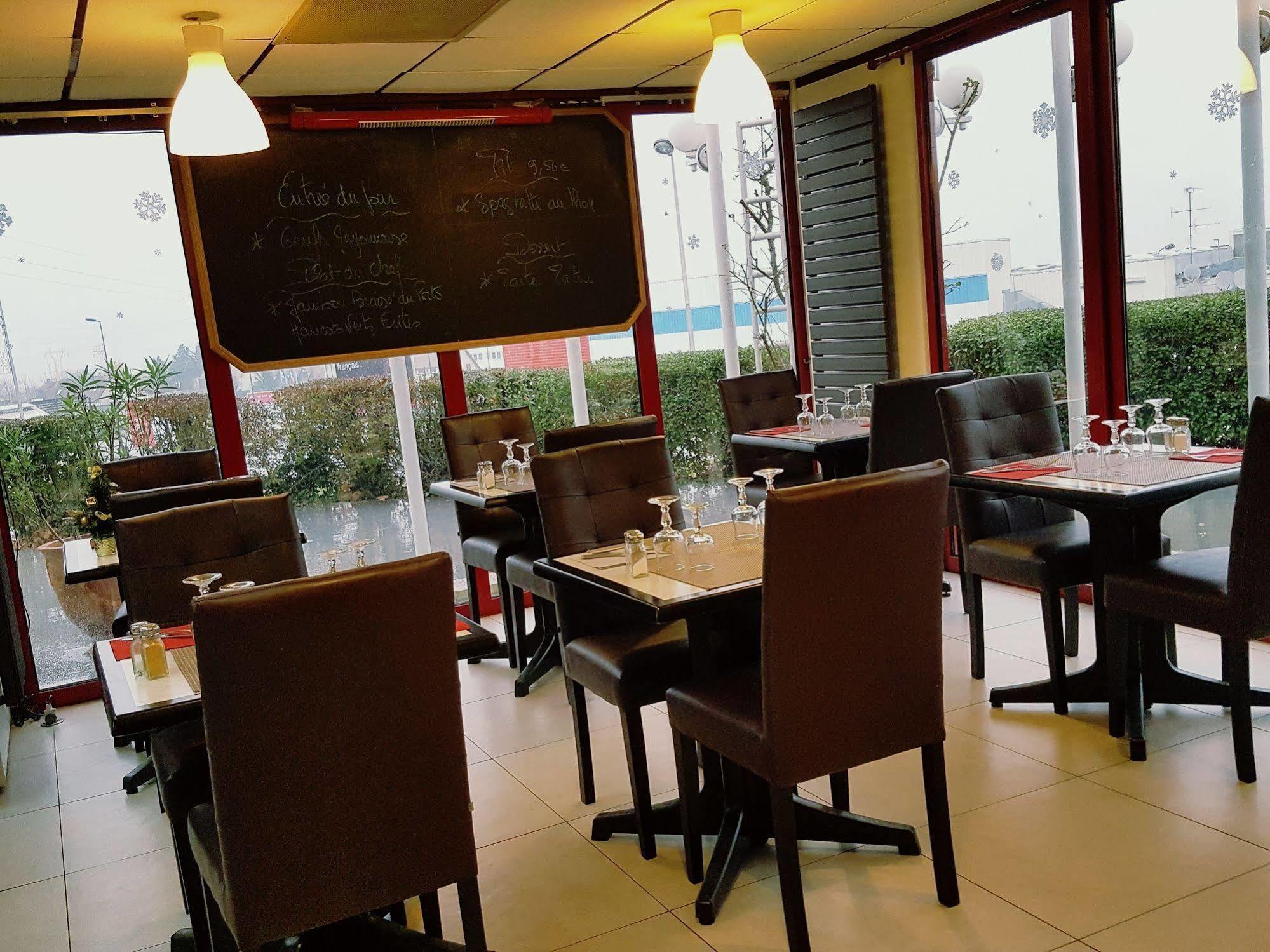 Magnanville Hotel Eclipse מראה חיצוני תמונה