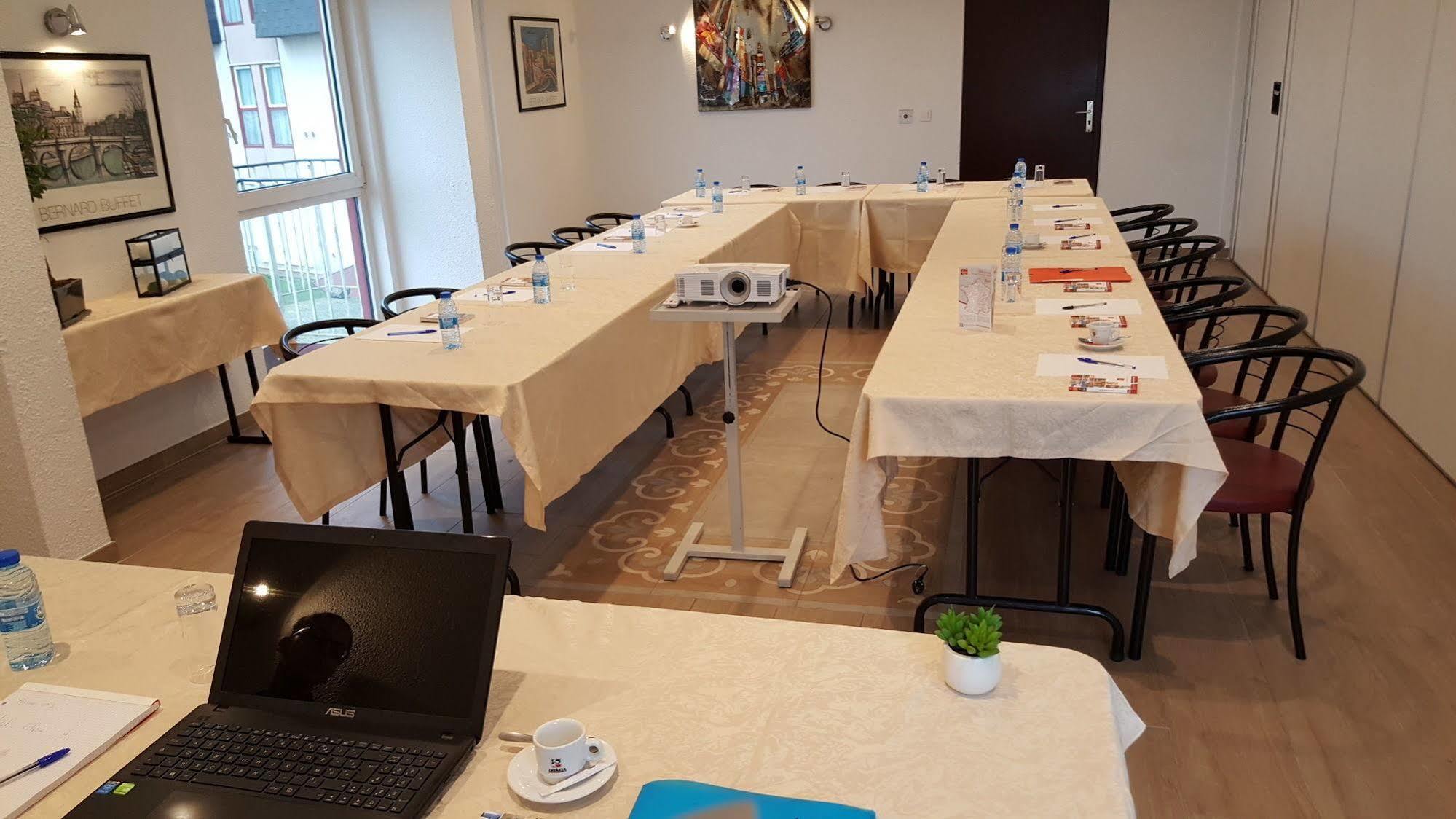 Magnanville Hotel Eclipse מראה חיצוני תמונה