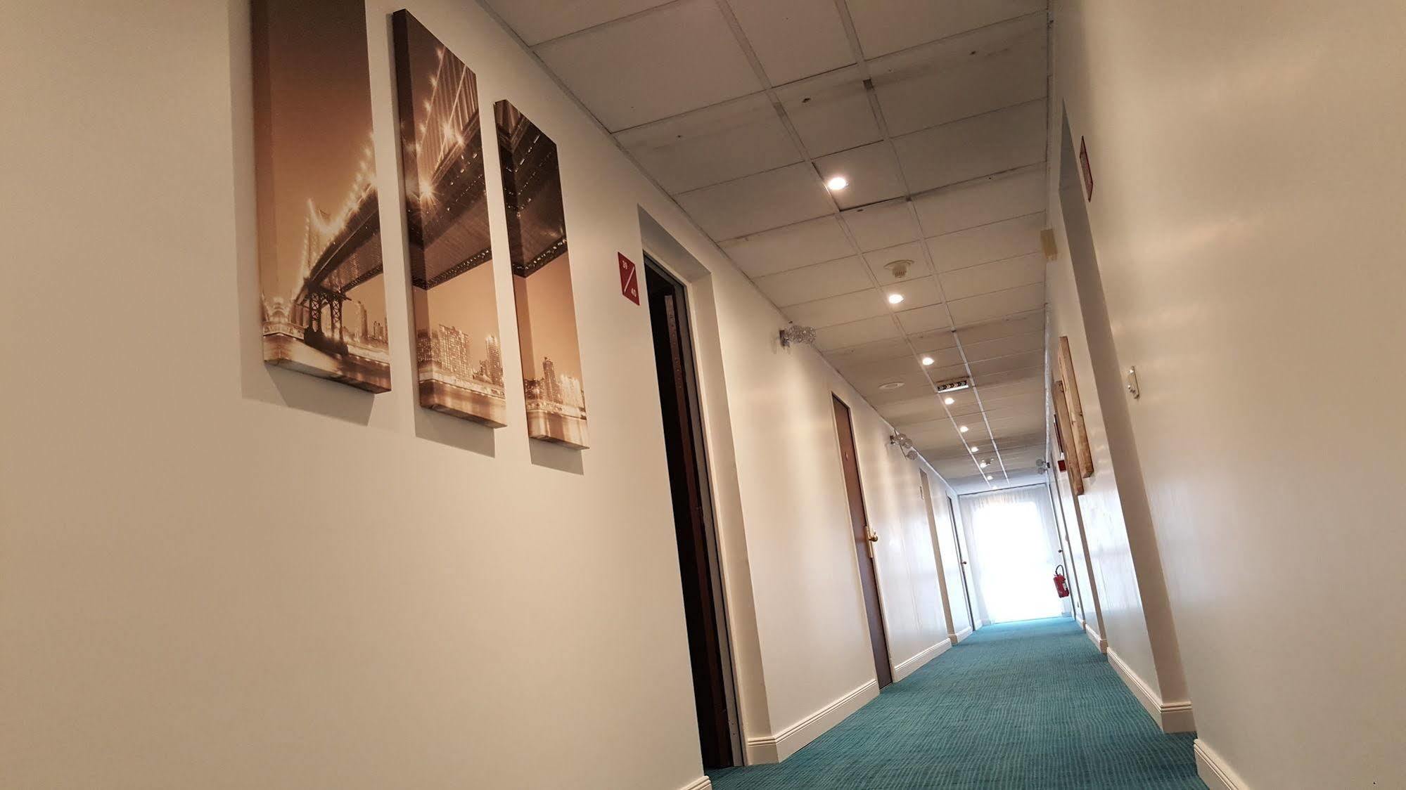 Magnanville Hotel Eclipse מראה חיצוני תמונה